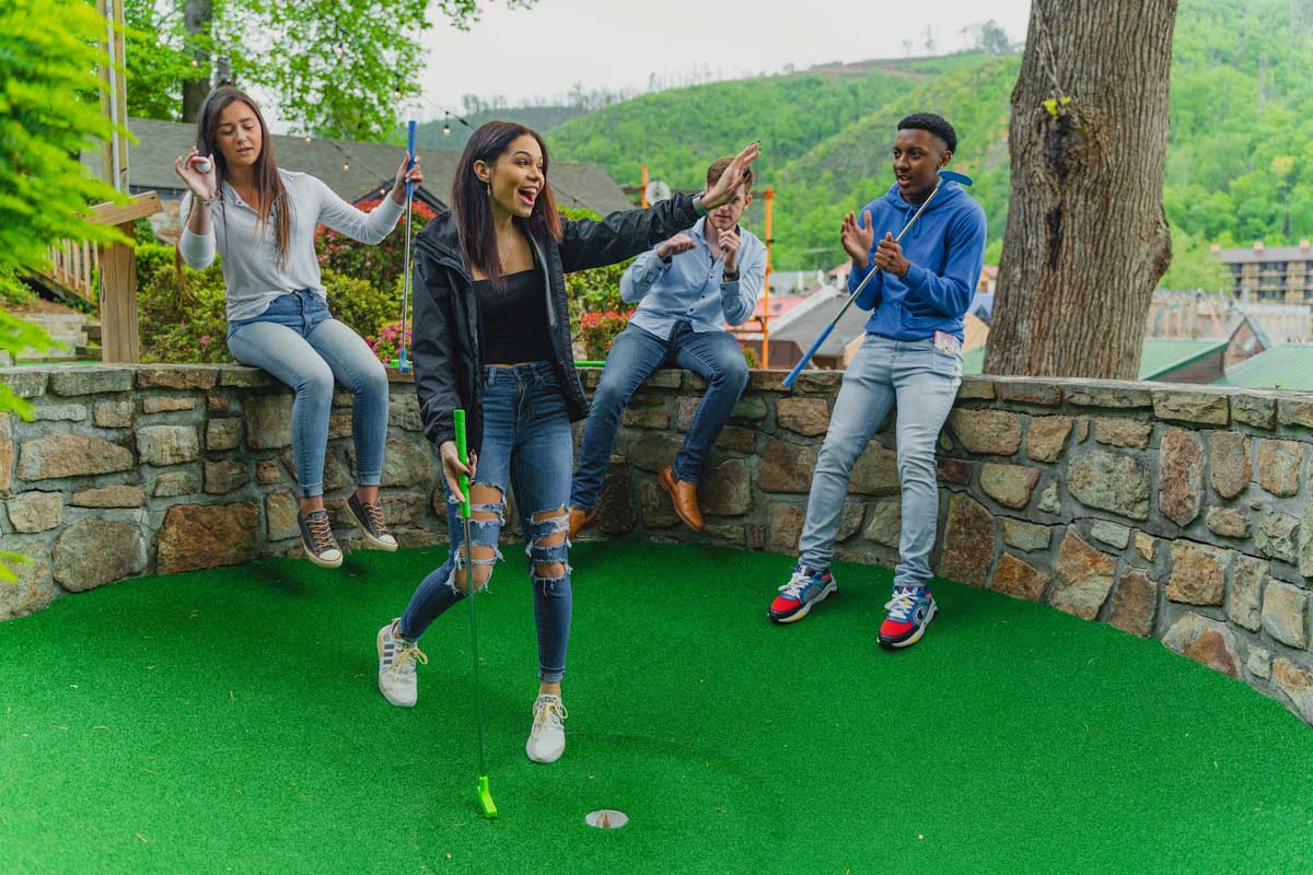 Gatlin’s Mini Golf